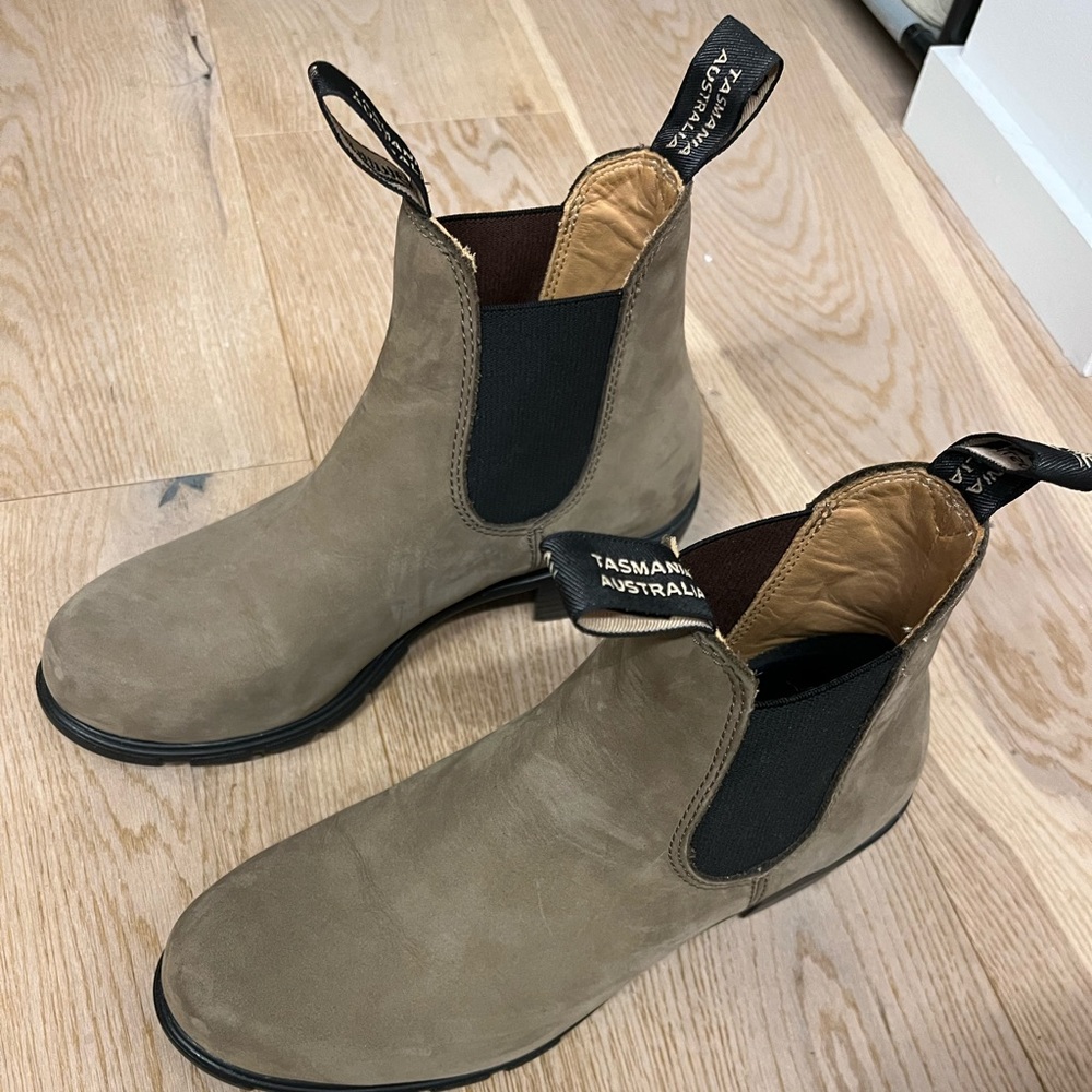 Heeled Blundstone Boots